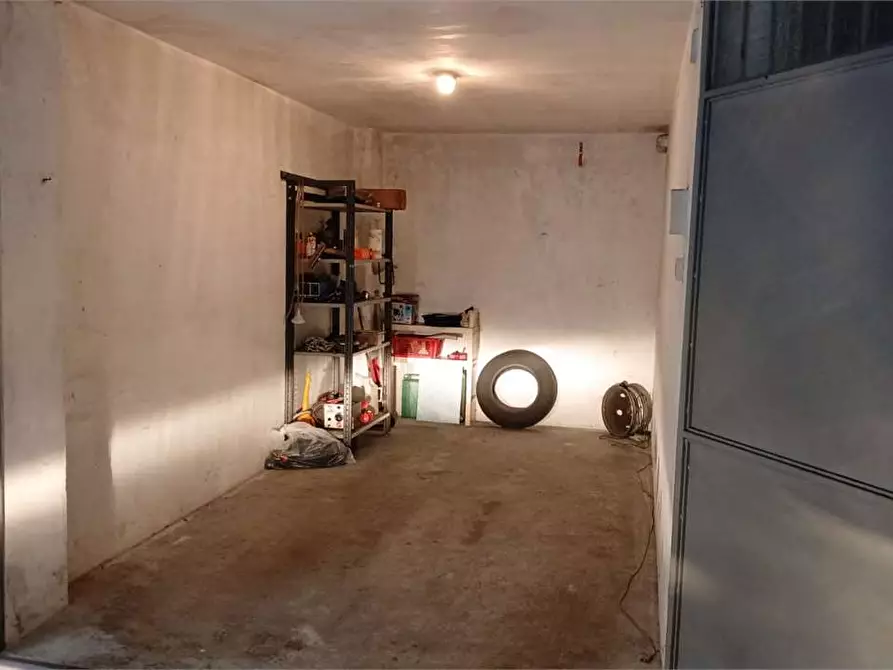 Immagine 2 di Garage in vendita  a Torino