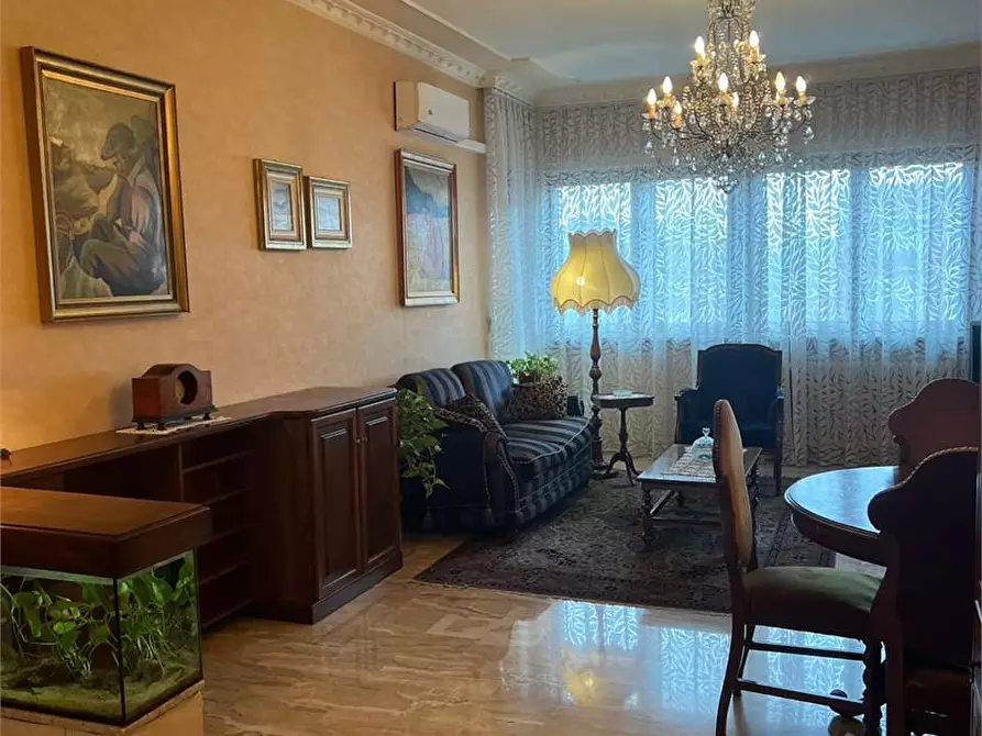 Immagine 1 di Quadrilocale in vendita  a Torino