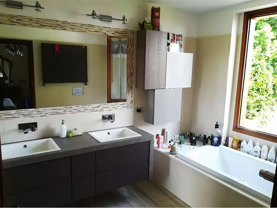 Immagine 10 di Villa in vendita  a Pecetto Torinese