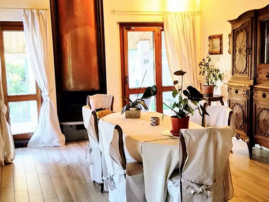 Immagine 2 di Villa in vendita  a Pecetto Torinese