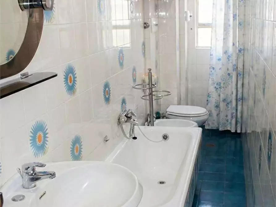 Immagine 10 di Quadrilocale in vendita  a Torino