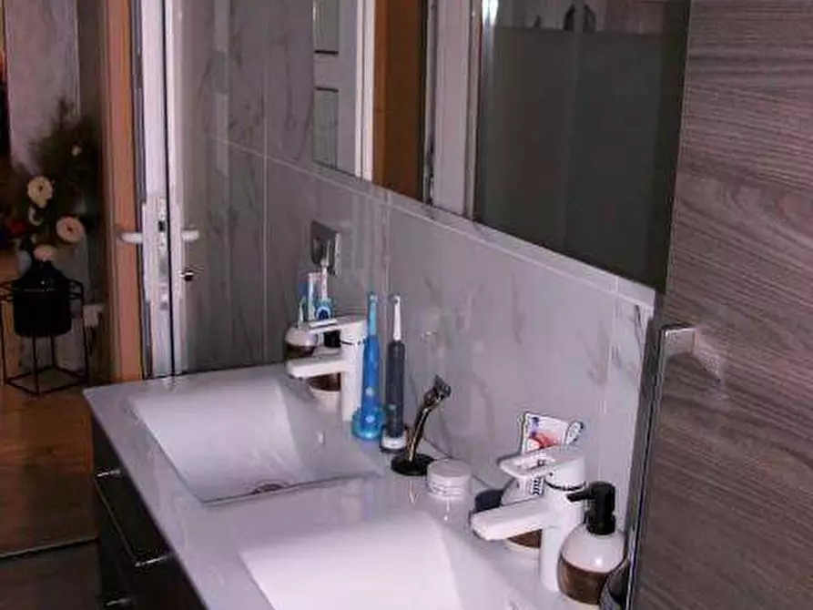 Immagine 13 di Quadrilocale in vendita  a Torino