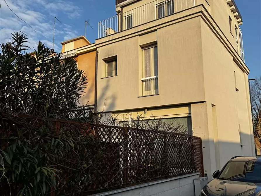 Immagine 2 di Villetta a schiera in vendita  a Torino