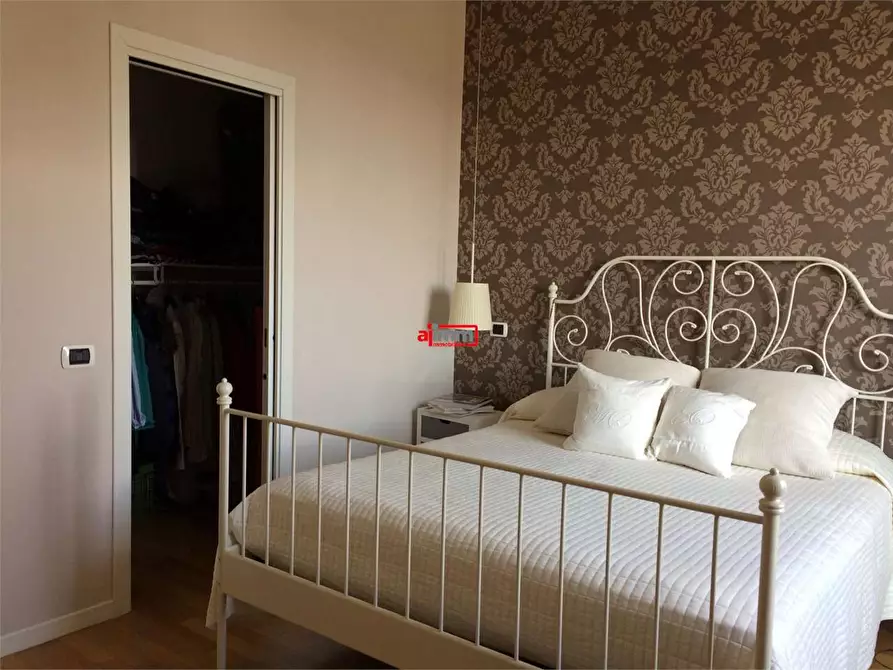 Immagine 9 di Quadrilocale in vendita  in  Via Della Stazione a Catanzaro