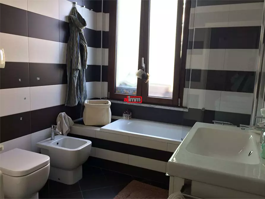 Immagine 11 di Quadrilocale in vendita  in  Via Della Stazione a Catanzaro