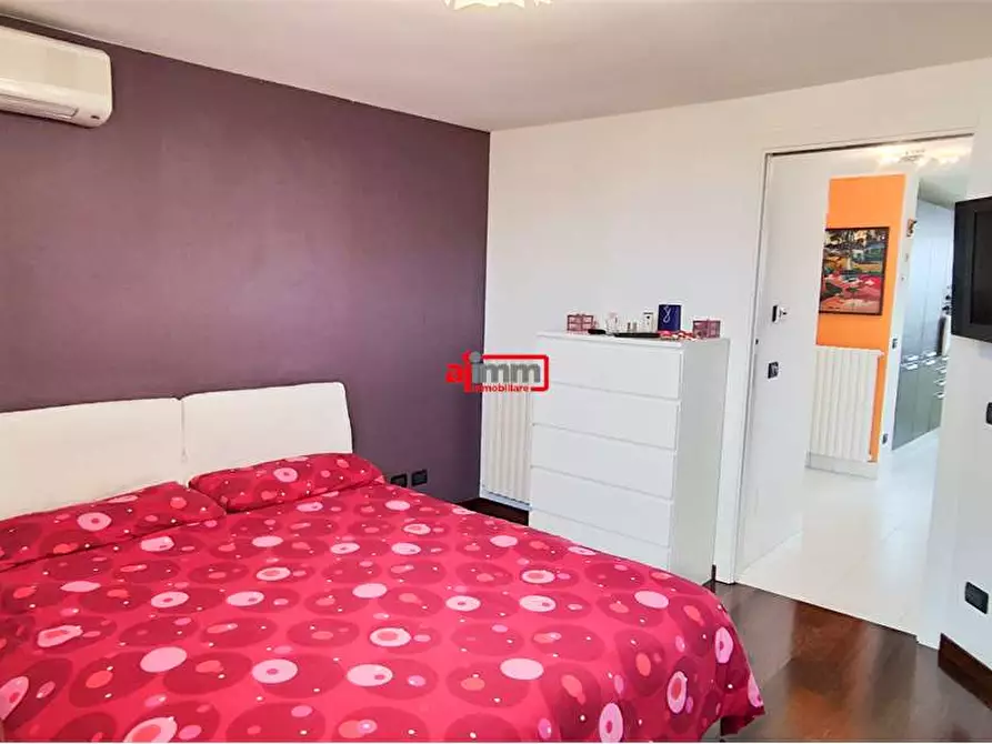 Immagine 10 di Appartamento in vendita  in Barlaam da seminara 36 a Catanzaro