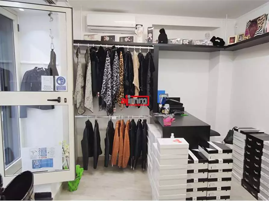 Immagine 8 di Negozio in vendita  in via Mario Greco 37 a Catanzaro