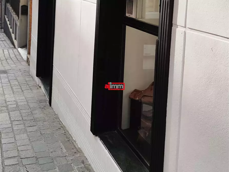 Immagine 3 di Negozio in vendita  in via Mario Greco 37 a Catanzaro