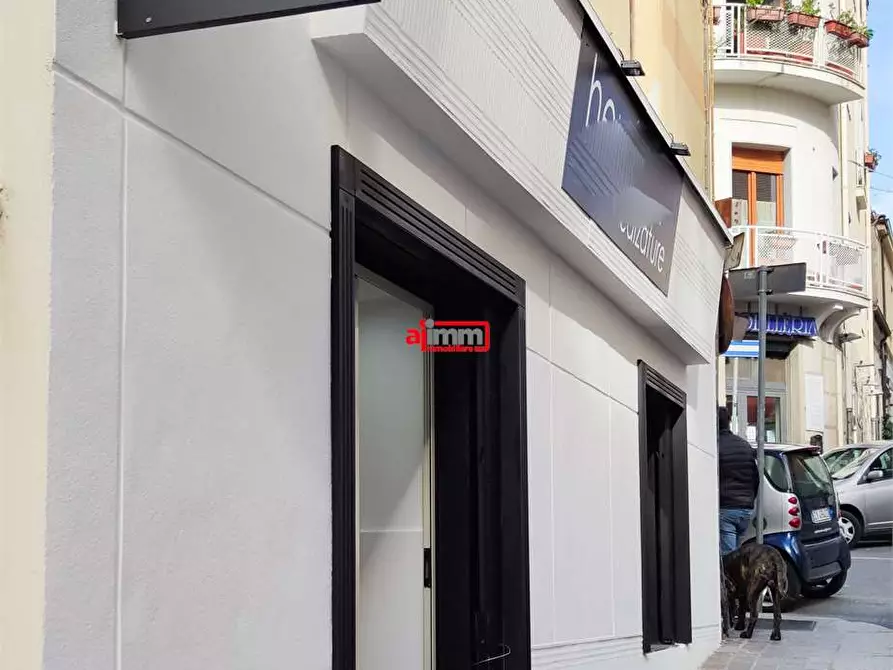 Immagine 4 di Negozio in vendita  in via Mario Greco 37 a Catanzaro