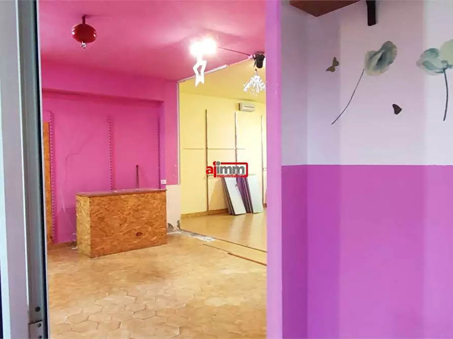 Immagine 3 di Negozio in affitto  in Via Passo dell'Agrifoglio a Catanzaro