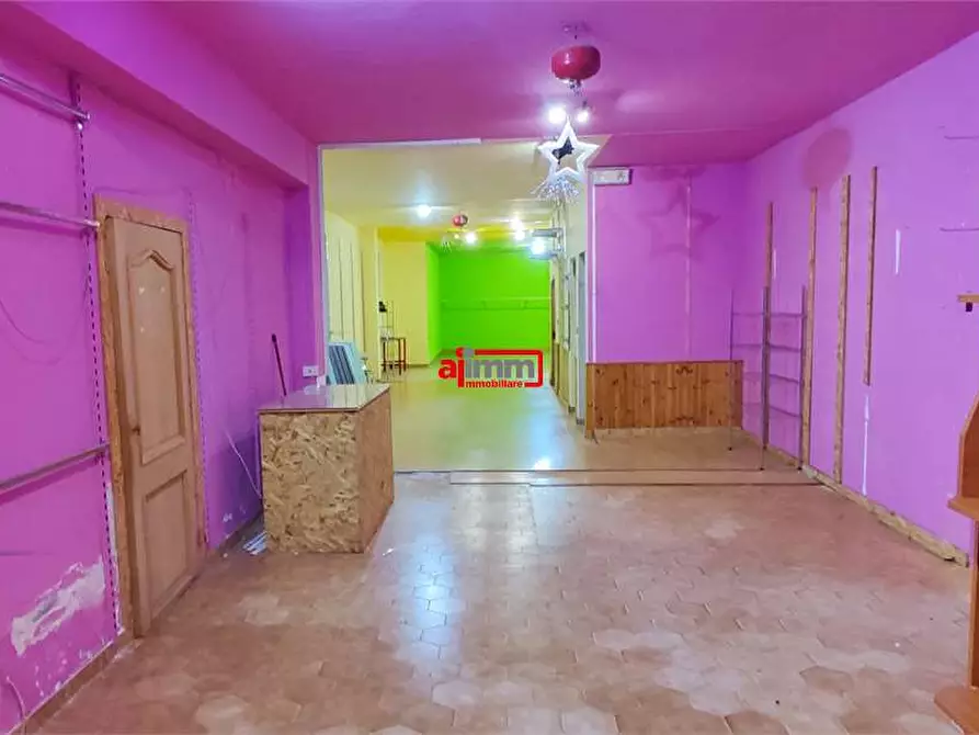 Immagine 9 di Negozio in affitto  in Via Passo dell'Agrifoglio a Catanzaro