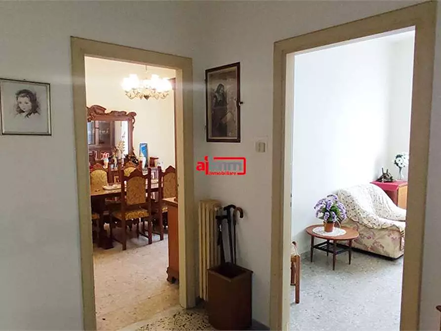 Immagine 5 di Appartamento in vendita  in Via Galeazzo di Tarsia a Catanzaro