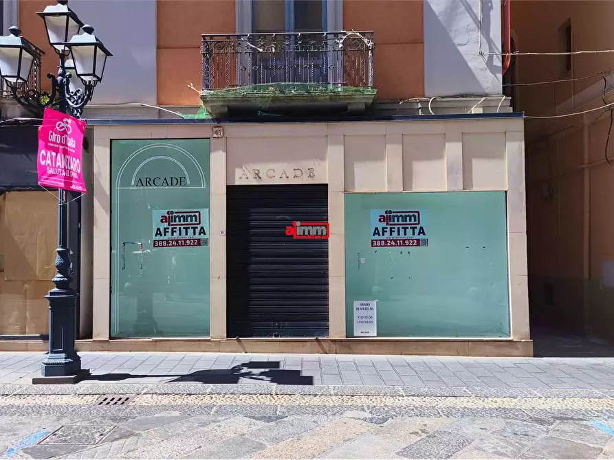 Immagine 1 di Negozio in affitto  in Corso Mazzini a Catanzaro