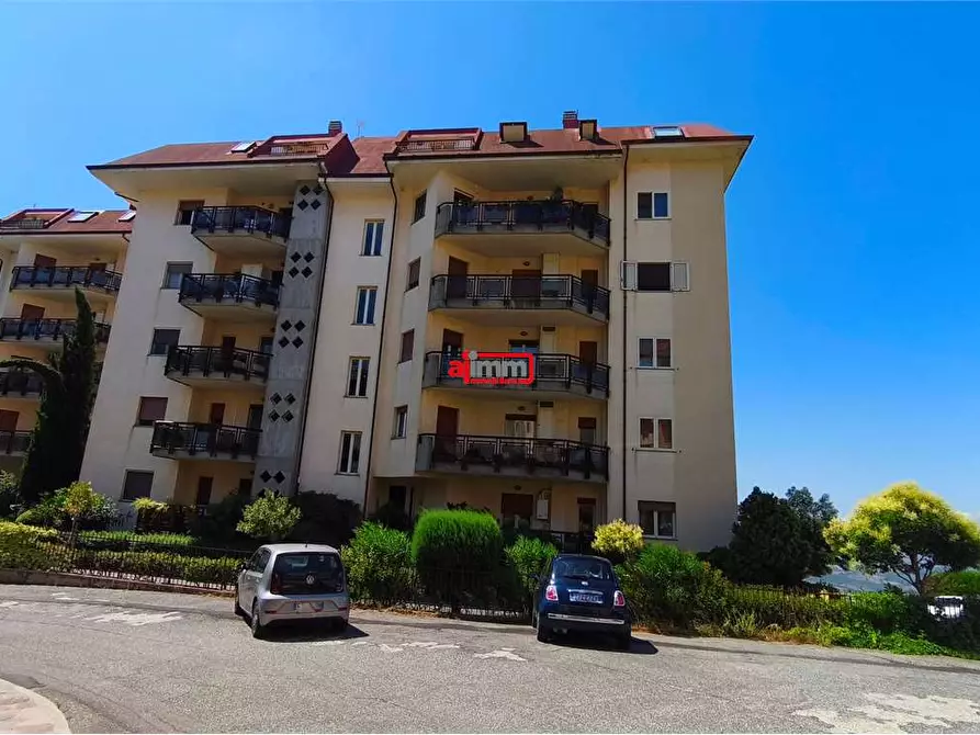 Immagine 1 di Appartamento in vendita  in via Biagio Miraglia a Catanzaro