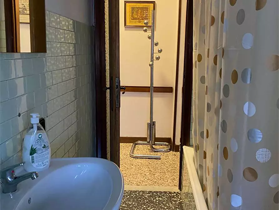 Immagine 13 di Appartamento in vendita  in mario nicoletta 45 a Crotone