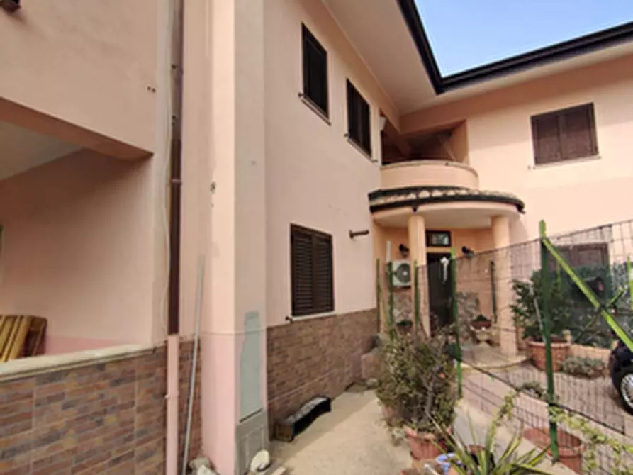 Immagine 11 di Villa in vendita  in Via Stati Uniti a Crotone