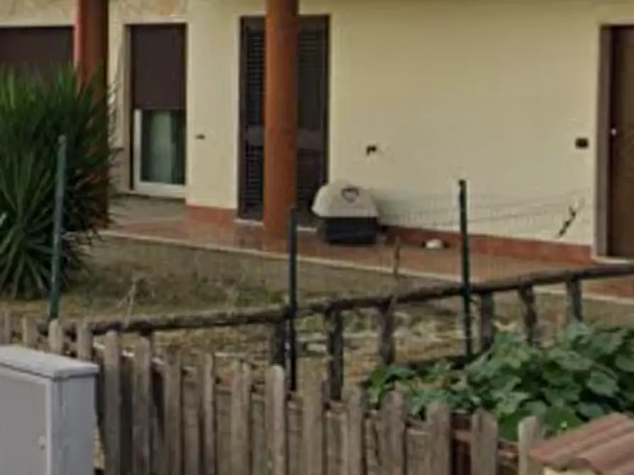 Immagine 2 di Villa in vendita  in Via dei Tigli 234 a Crotone