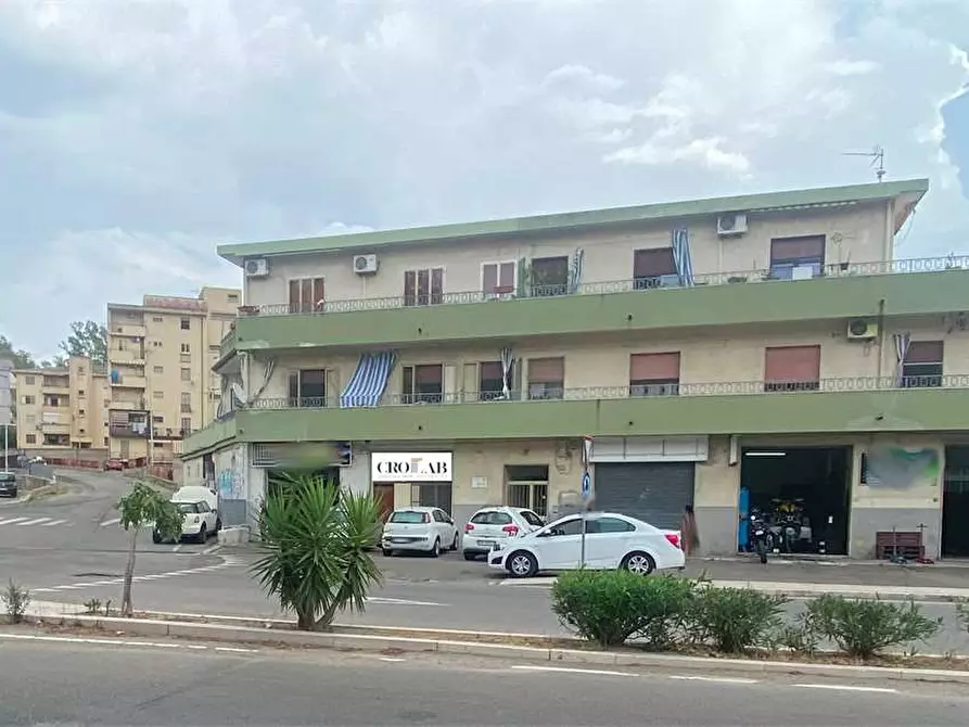 Immagine 1 di Negozio in vendita  in VIA GIOVANNI PAOLO II 51 a Crotone
