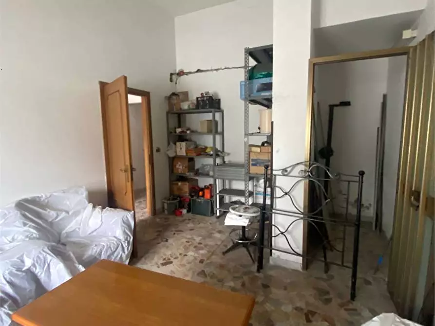 Immagine 9 di Negozio in vendita  in VIA GIOVANNI PAOLO II 51 a Crotone