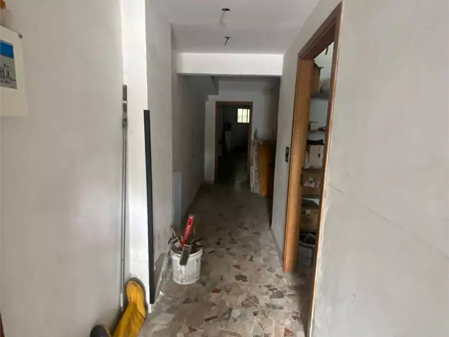Immagine 10 di Negozio in vendita  in VIA GIOVANNI PAOLO II 51 a Crotone