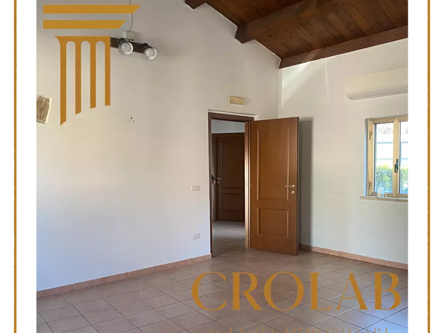 Immagine 3 di Ufficio in affitto  in LARGO COVELLI 1 a Crotone