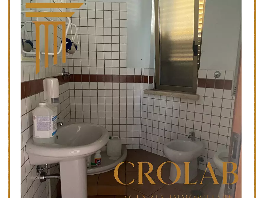 Immagine 5 di Ufficio in affitto  in LARGO COVELLI 1 a Crotone