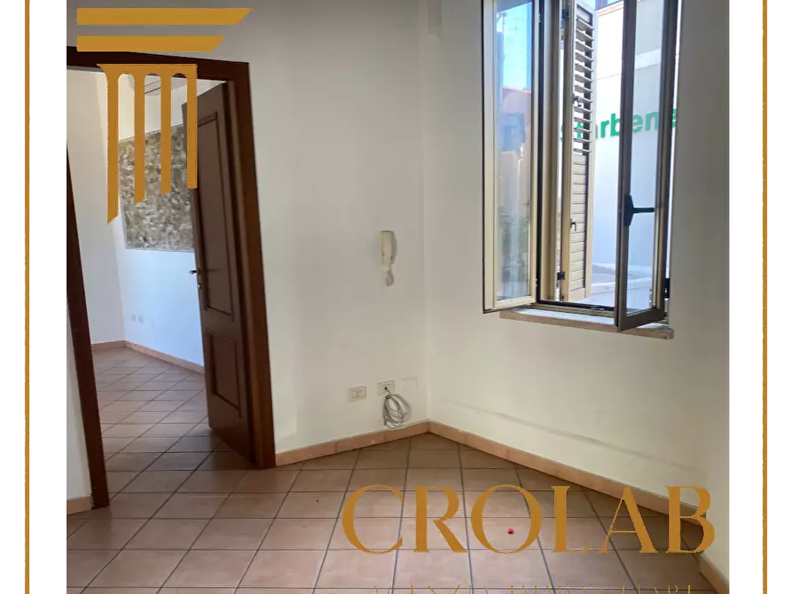Immagine 8 di Ufficio in affitto  in LARGO COVELLI 1 a Crotone