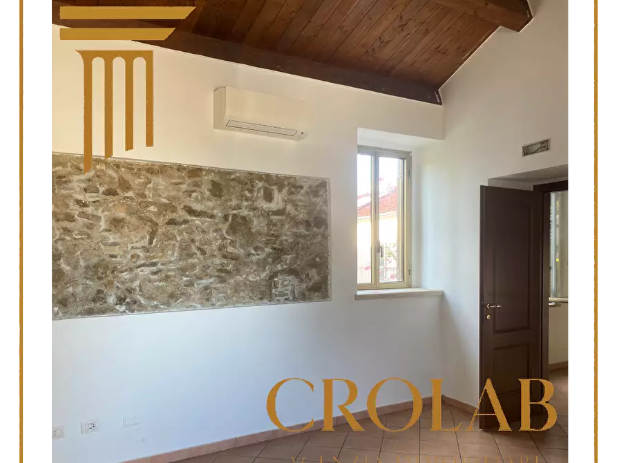 Immagine 10 di Ufficio in affitto  in LARGO COVELLI 1 a Crotone