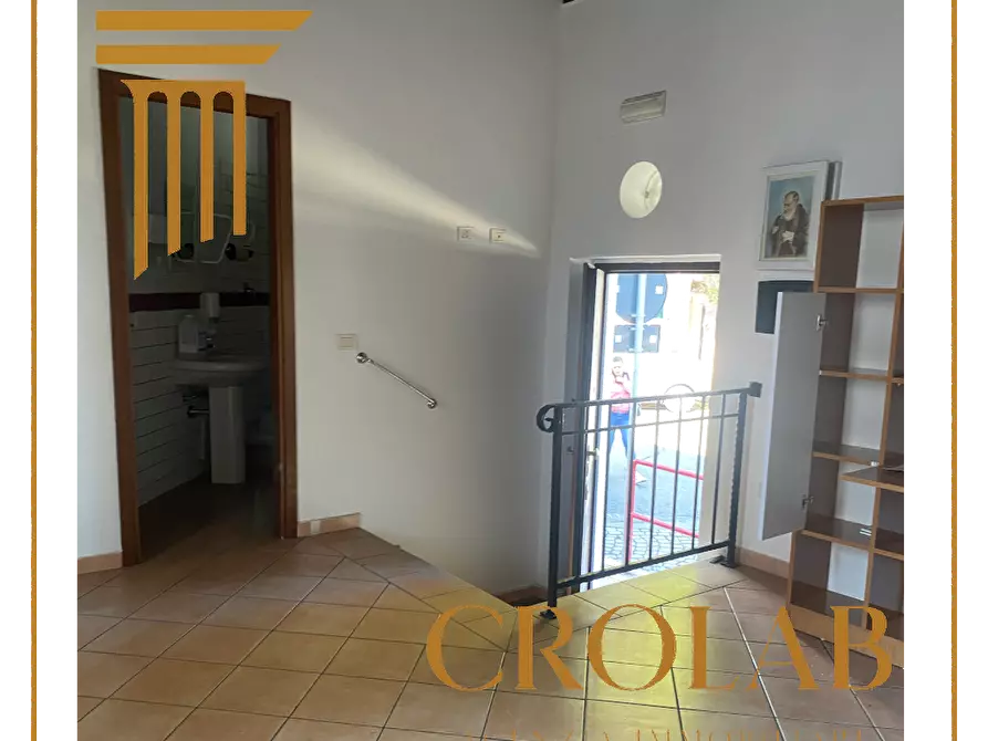 Immagine 11 di Ufficio in affitto  in LARGO COVELLI 1 a Crotone