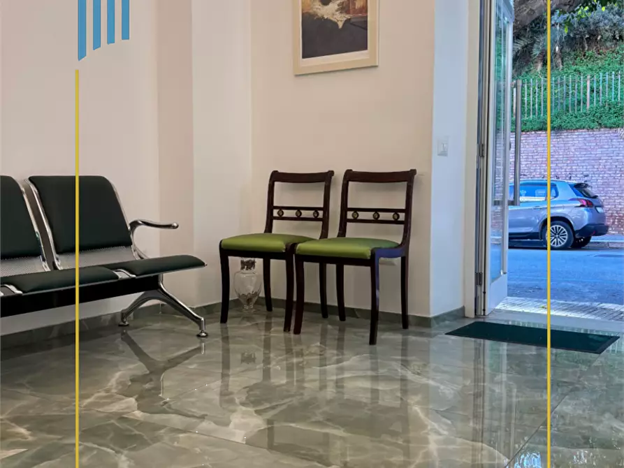 Immagine 3 di Ufficio in affitto  in Via Poggioreale 99 a Crotone