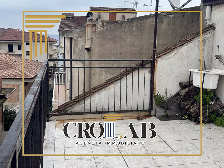 Immagine 1 di Appartamento in vendita  in Via Sanremo 6 a Crucoli