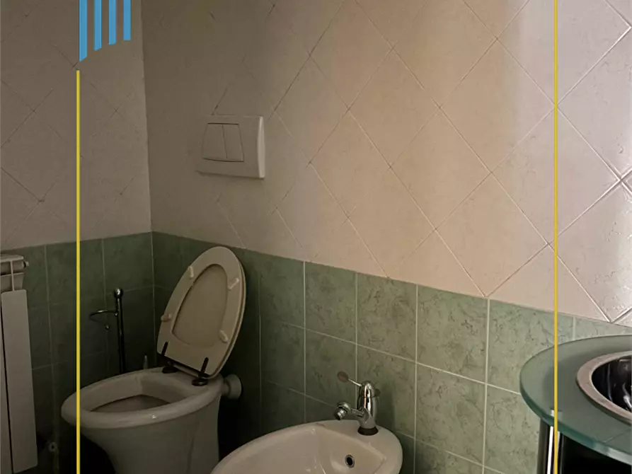 Immagine 10 di Appartamento in affitto  in VIA COTRONEI 11 a Crotone