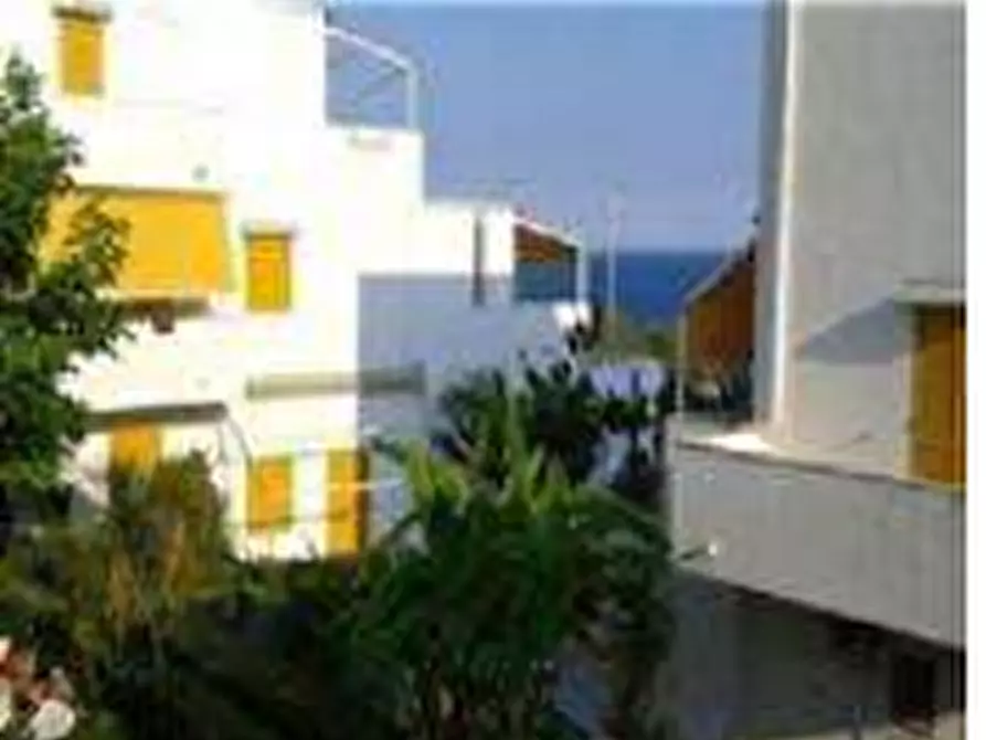 Immagine 8 di Appartamento in vendita  a Isola Di Capo Rizzuto