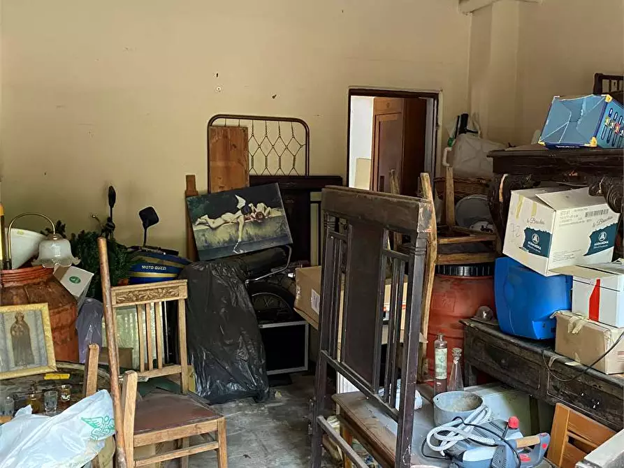 Immagine 9 di Garage in vendita  in via dei romani 8 a Crotone