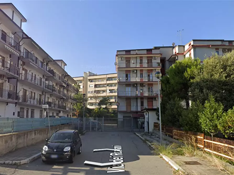 Immagine 2 di Garage in vendita  in via dei romani 8 a Crotone