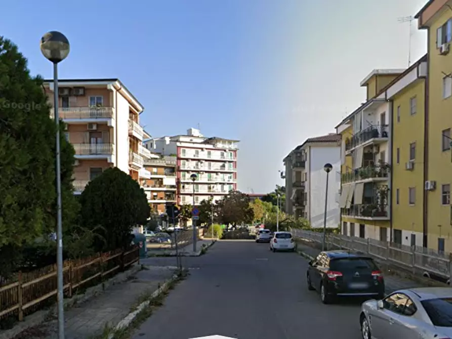 Immagine 3 di Garage in vendita  in via dei romani 8 a Crotone