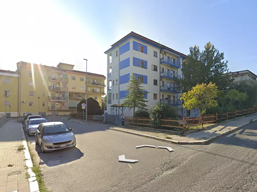 Immagine 1 di Garage in vendita  in via dei romani 8 a Crotone