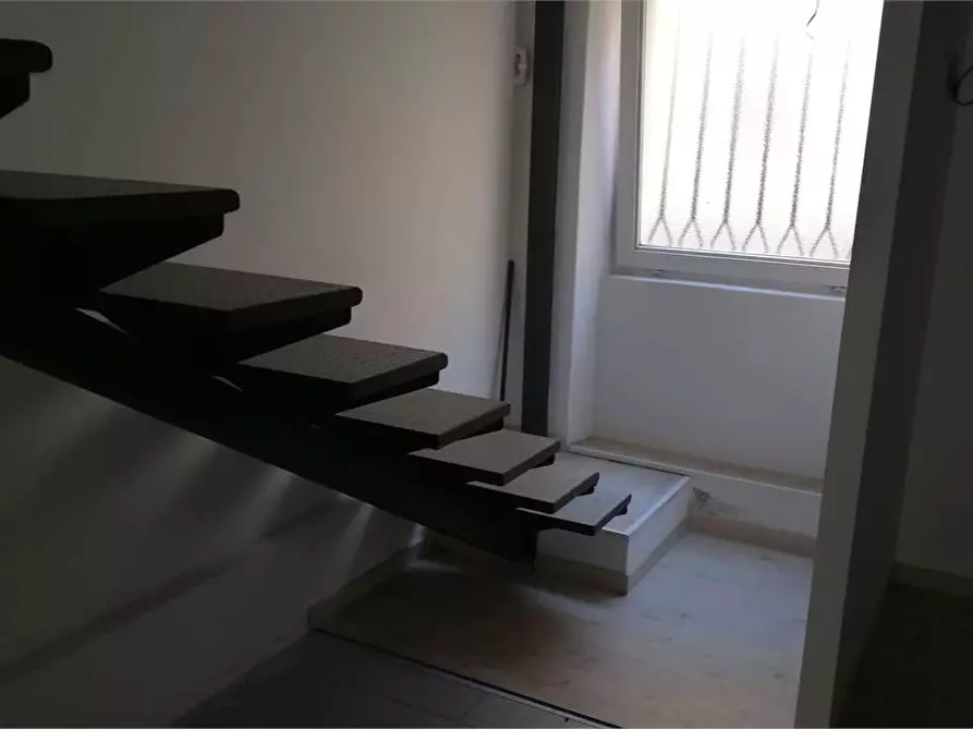 Immagine 19 di Negozio in affitto  in via labiena 107 a Laveno-Mombello