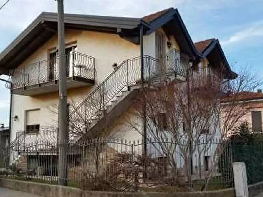Immagine 1 di Appartamento in vendita  in Via Fratelli Bandiera  25 25 a Castiglione Olona