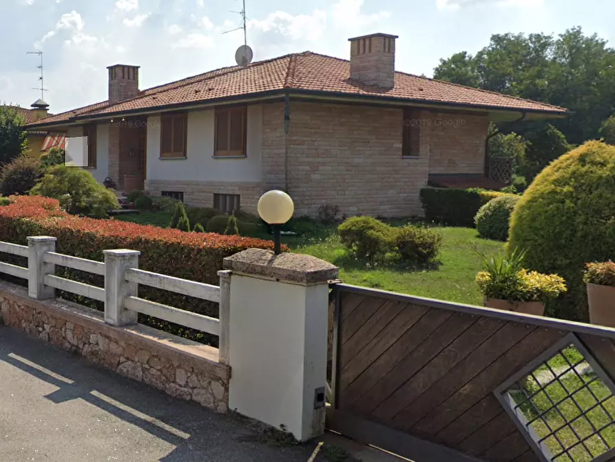 Immagine 1 di Villa in vendita  in Via Vecchia Salmorina ,  61 a Somma Lombardo