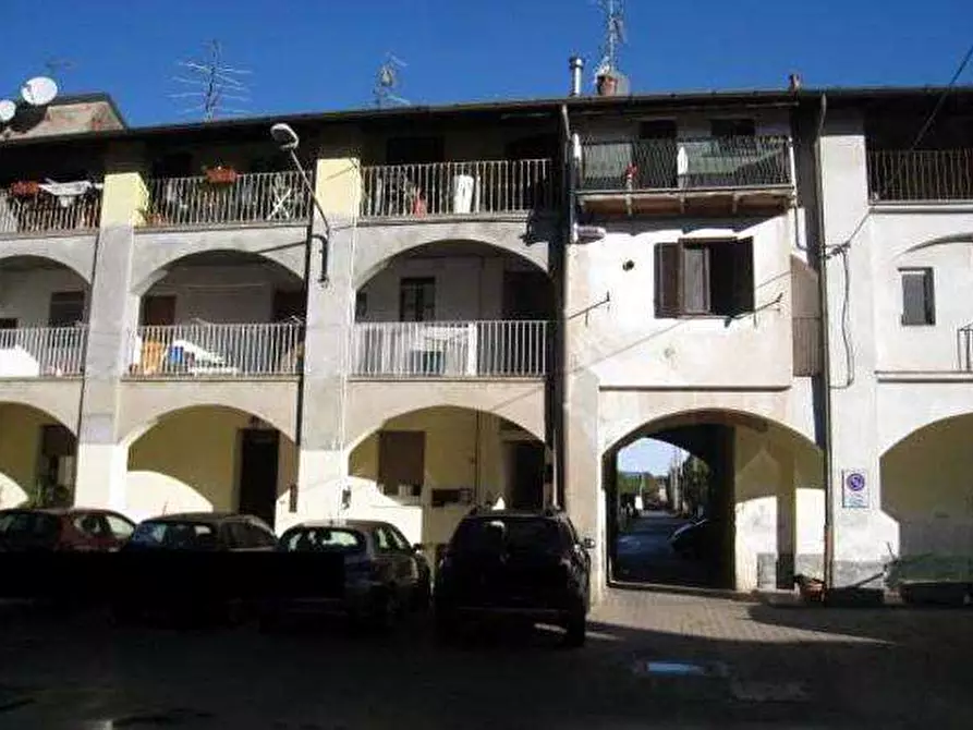 Immagine 1 di Appartamento in vendita  in Via Castellazzo 13/E 13/E a Castronno
