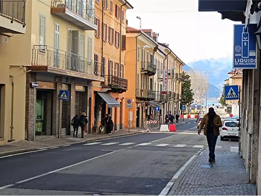 Immagine 4 di Negozio in affitto  in via labiena 107 a Laveno-Mombello