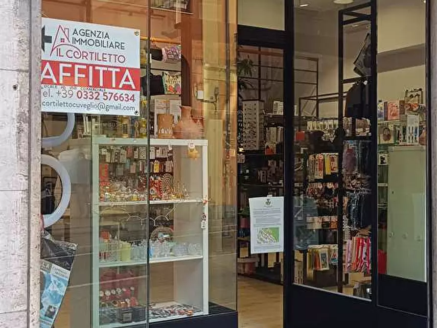 Immagine 5 di Negozio in affitto  in via labiena 107 a Laveno-Mombello