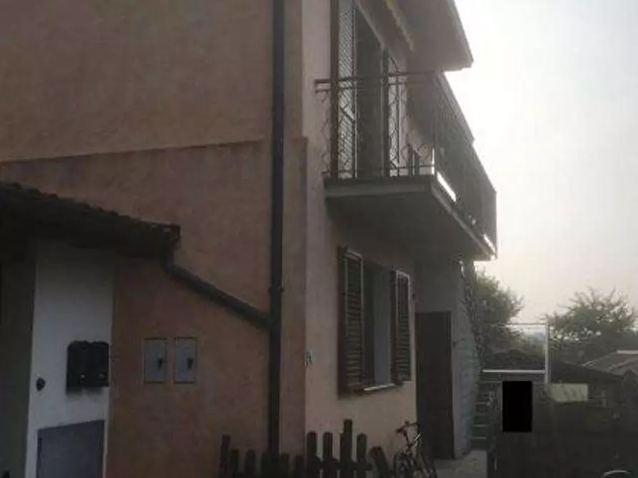 Immagine 1 di Villa in vendita  in Via IV Novembre 3 a Monvalle