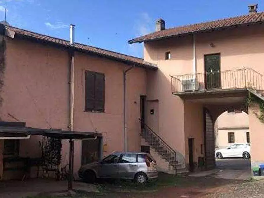 Immagine 1 di Appartamento in vendita  in Piazza Cairoli , 16 16 a Azzate