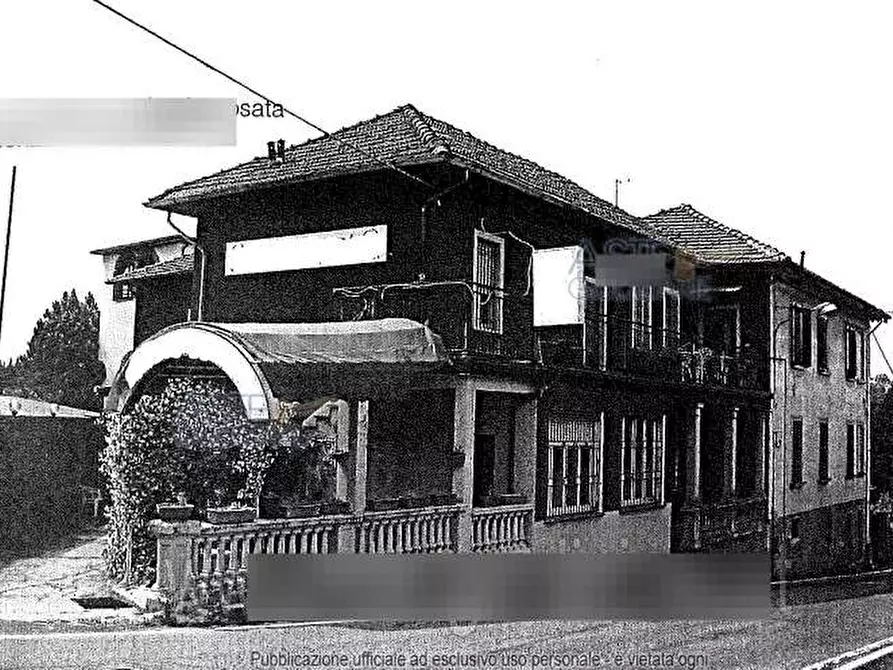 Villa in vendita in Via Rebolgiane 66 66 a Laveno-Mombello