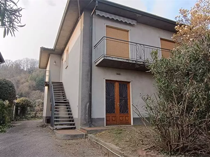 Immagine 1 di Casa bifamiliare in vendita  in via Mendozza a Monvalle