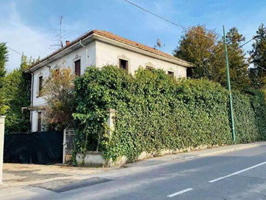 Immagine 1 di Villa in vendita  in Via Milano 25 a Jerago Con Orago