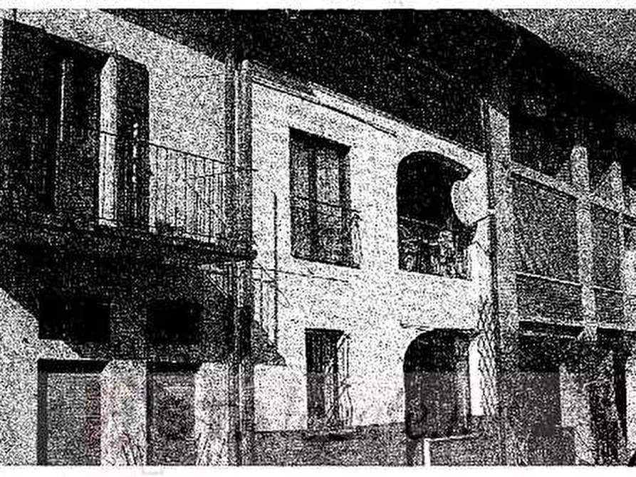 Immagine 1 di Stabile in vendita  in Via Cavulca 3 a Casalzuigno