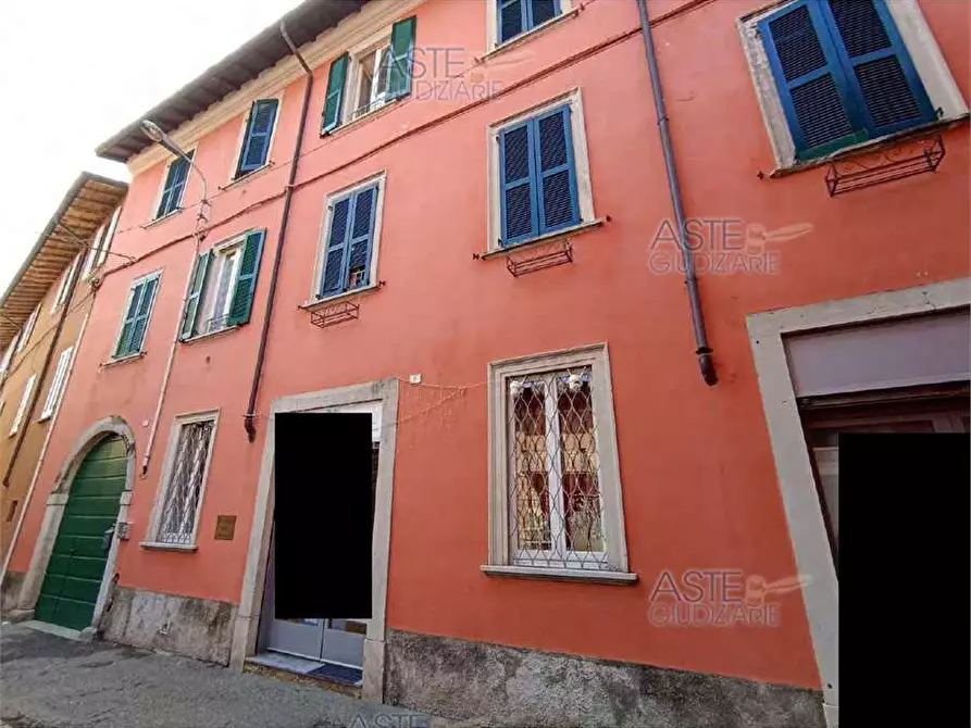 Immagine 1 di Appartamento in vendita  in via Roma 8 8 a Viggiu'
